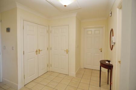 2 bedroom Flat for sale in Harding Place, Wokingham, RG40