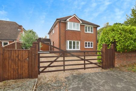 4 bedroom Detached house for sale in Rowan Drive, Crowthorne, RG45