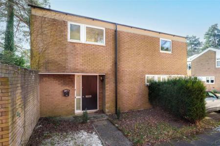 4 bedroom Detached house for sale in Shaftesbury Close, Bracknell, RG12