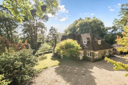 4 bedroom Detached house for sale in The Ridges, Wokingham, RG40
