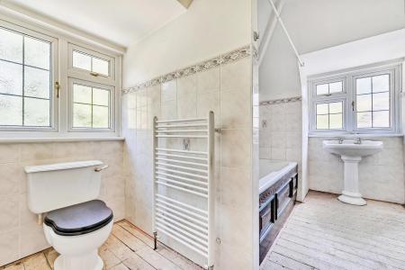 4 bedroom Detached house for sale in The Ridges, Wokingham, RG40