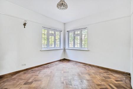 4 bedroom Detached house for sale in The Ridges, Wokingham, RG40