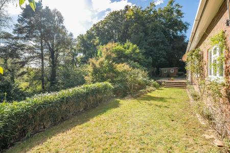 4 bedroom Detached house for sale in The Ridges, Wokingham, RG40