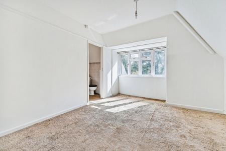 4 bedroom Detached house for sale in The Ridges, Wokingham, RG40