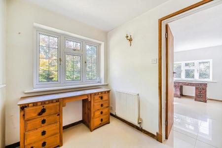 4 bedroom Detached house for sale in The Ridges, Wokingham, RG40