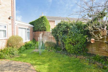 3 bedroom Terraced House for sale in Lynden Close, Maidenhead, SL6