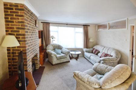 3 bedroom Terraced House for sale in Lynden Close, Maidenhead, SL6