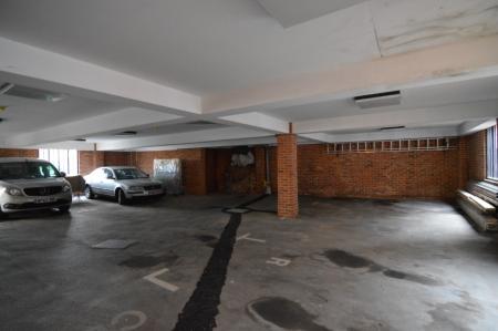 2 bedroom Flat to let in Peach Street, Wokingham, RG40
