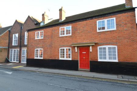 2 bedroom Flat to let in Peach Street, Wokingham, RG40