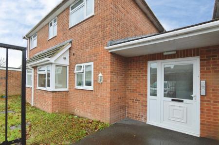 Southlake Parade, Woodley, RG5