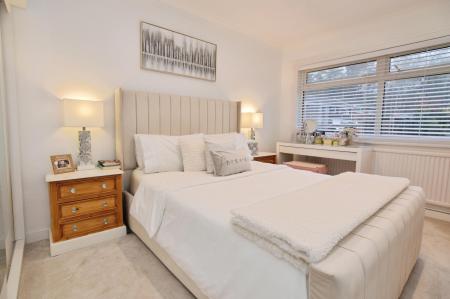 2 bedroom Bungalow for sale in Keble Way, Owlsmoor, Sandhurst, GU47