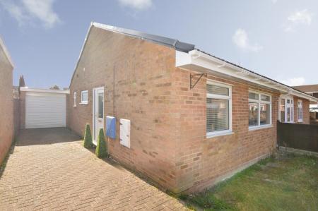 2 bedroom Bungalow for sale in Keble Way, Owlsmoor, Sandhurst, GU47