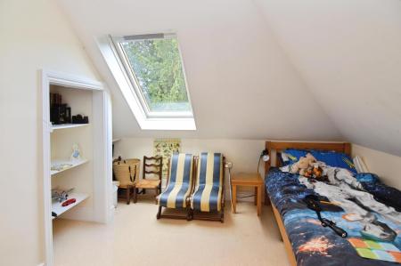 3 bedroom End of terrace house for sale in Broadcommon Road, Wokingham, RG40