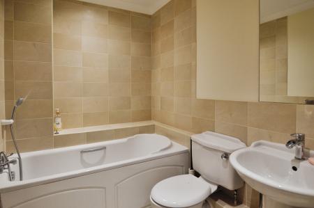 3 bedroom End of terrace house for sale in Broadcommon Road, Wokingham, RG40