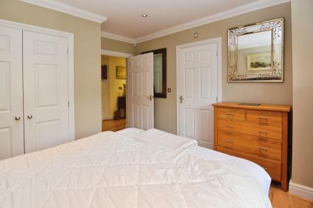 3 bedroom End of terrace house for sale in Broadcommon Road, Wokingham, RG40