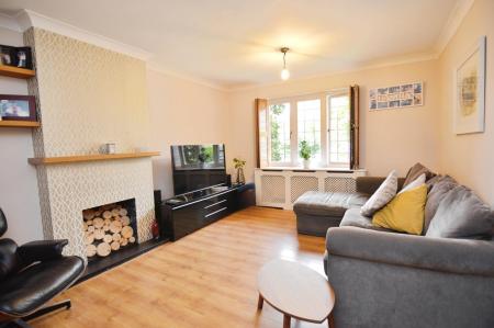 6 bedroom Detached house to let in Sorrel Close, Wokingham, RG40