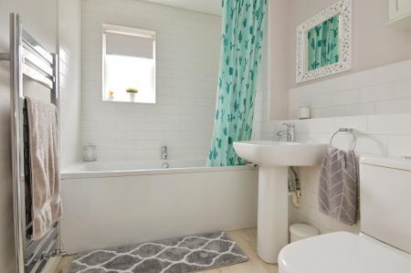 6 bedroom Detached house to let in Sorrel Close, Wokingham, RG40