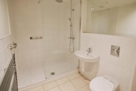 2 bedroom Flat to let in Windsor Road, Ascot, SL5