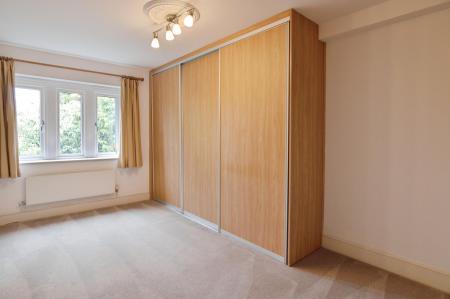 2 bedroom Flat to let in Windsor Road, Ascot, SL5