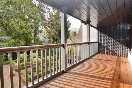 2 bedroom Flat to let in Windsor Road, Ascot, SL5