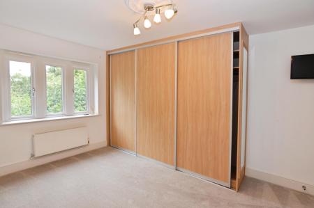 2 bedroom Flat to let in Windsor Road, Ascot, SL5