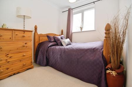 3 bedroom Terraced House for sale in Crofton Close, Forest Park, Bracknell, RG12