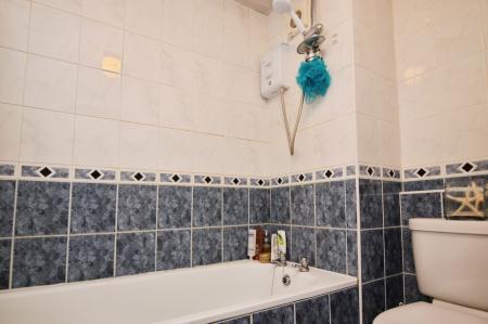 3 bedroom Terraced House for sale in Crofton Close, Forest Park, Bracknell, RG12