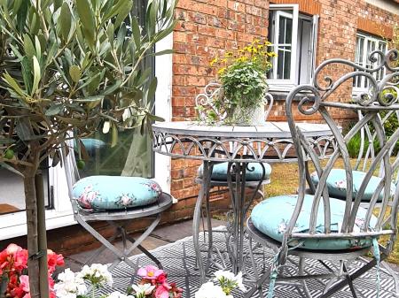 2 bedroom Flat for sale in Bardeem Place, Bracknell, RG12