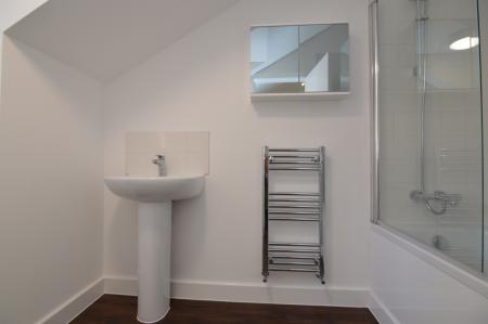 1 bedroom Studio flat to let in Central Walk, Wokingham, RG40