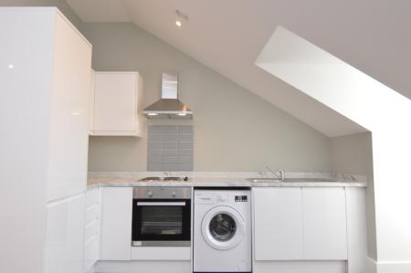 1 bedroom Studio flat to let in Central Walk, Wokingham, RG40