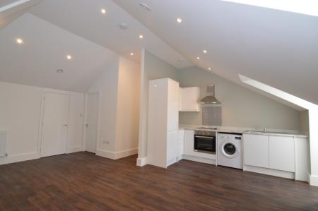 1 bedroom Studio flat to let in Central Walk, Wokingham, RG40