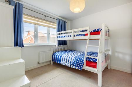 4 bedroom Detached house to let in Columba Gardens, Wokingham, RG40
