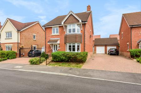Columba Gardens, Wokingham, RG40