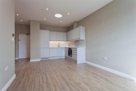 1 bedroom Flat to let in 42 Broad Street, Wokingham, RG40