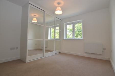 2 bedroom Flat to let in Outfield Crescent, Wokingham, RG40