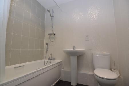 2 bedroom Flat to let in Outfield Crescent, Wokingham, RG40
