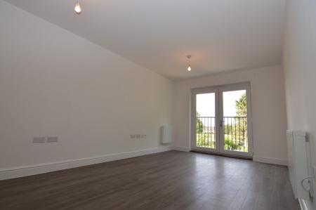 2 bedroom Flat to let in Outfield Crescent, Wokingham, RG40
