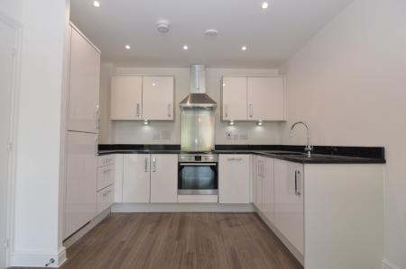 2 bedroom Flat to let in Outfield Crescent, Wokingham, RG40