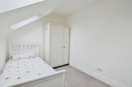 5 bedroom Detached house for sale in Barkham Road, Wokingham, RG41