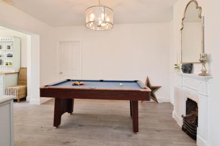 5 bedroom Detached house for sale in Barkham Road, Wokingham, RG41
