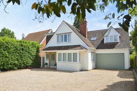 5 bedroom Detached house for sale in Barkham Road, Wokingham, RG41