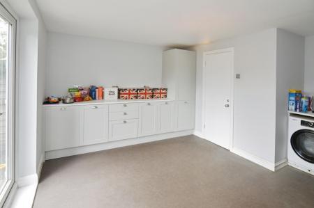 5 bedroom Detached house for sale in Barkham Road, Wokingham, RG41