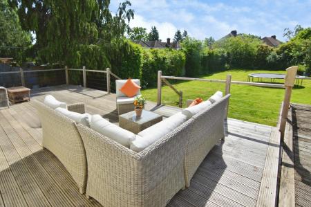 5 bedroom Detached house for sale in Barkham Road, Wokingham, RG41