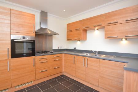 2 bedroom Flat for sale in Merydene Court, Binfield, RG42