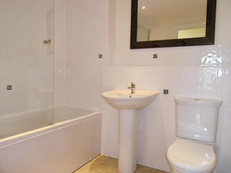 2 bedroom Flat for sale in Merydene Court, Binfield, RG42