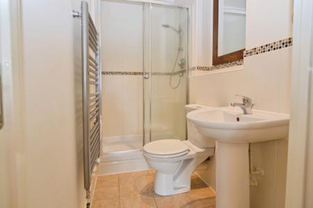 2 bedroom Flat for sale in Merydene Court, Binfield, RG42