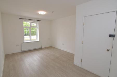1 bedroom Flat to let in London Road, Earley, RG6