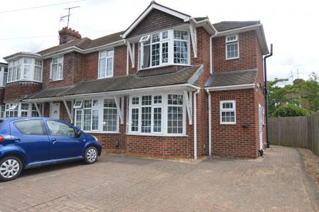 1 bedroom Flat to let in London Road, Earley, RG6