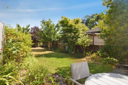 2 bedroom Bungalow for sale in Stanley Road, Wokingham, RG40
