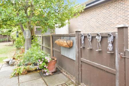 2 bedroom Bungalow for sale in Stanley Road, Wokingham, RG40